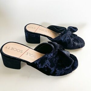 SOLE SOCIETY Blue Velvet Bow Slide Sandals 9.5